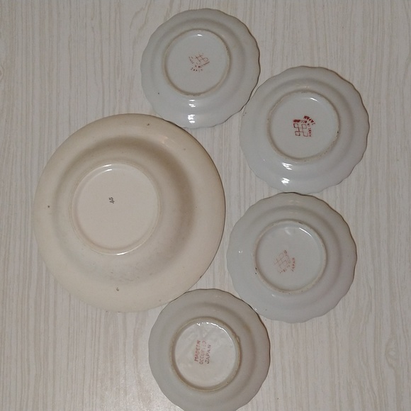 Vintage 1940's Home Laughlin Occupied Japan Small Bowl with Mini Saucers - Picture 2 of 3